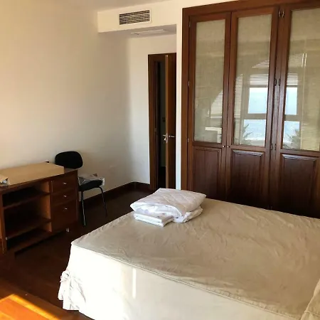 Atico-duplex Primera Linea De Playa En El Centro De Estepona