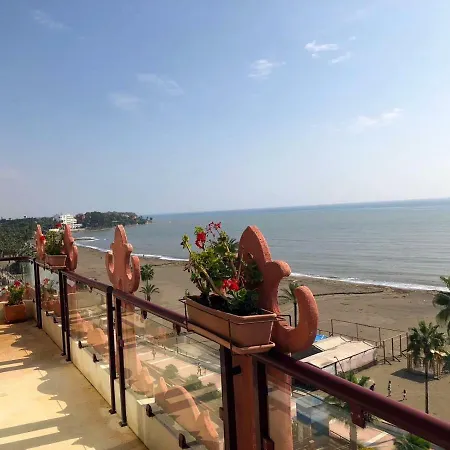 Atico-duplex Primera Linea De Playa En El Centro De 公寓 埃斯特波纳