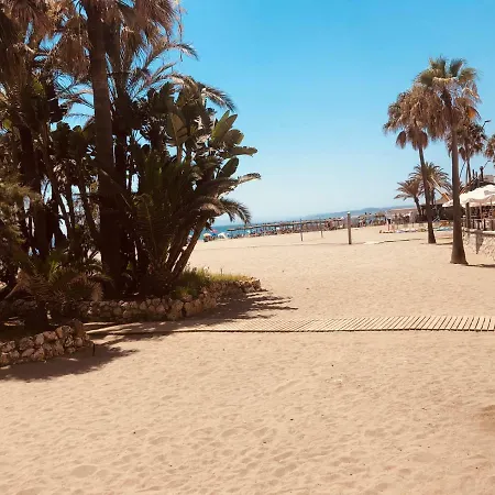 公寓 Atico-duplex Primera Linea De Playa En El Centro De *